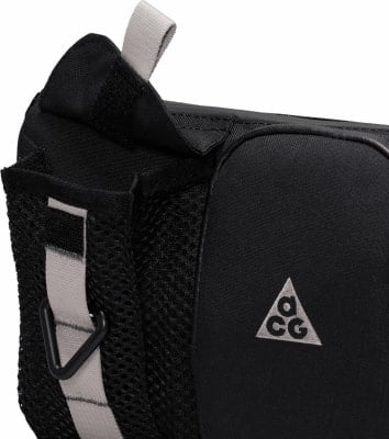Nike Acg Daymax Crossbody Umhängetasche