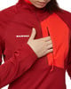 Rotes Sweatshirt mit Mammut-Logo und Reißverschlusstasche.
