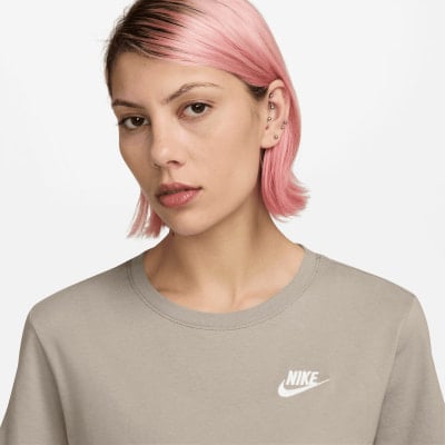 Nike Club Essentials T-Shirt