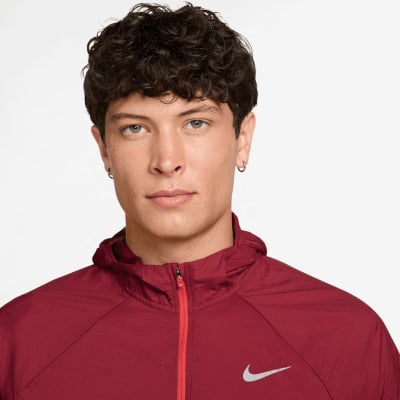 Nike Stride Laufjacke mit Kapuze