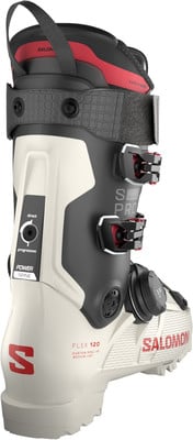 Ein weißer und schwarzer Salomon S/Pro Skischuh mit roten Akzenten. Ein weißer und schwarzer Salomon S/Pro Skischuh mit roten Akzenten.