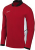 Eine rote Nike-Jacke mit weißem Logo und schwarzem Kragen.