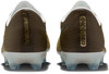 Goldene Fußballschuhe mit der Aufschrift Mercurial und der Kennzeichnung 999.