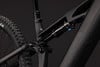Detail der Hinterradaufhängung eines Mountainbikes mit Fox-Dämpfer.