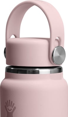 Nahaufnahme des Verschlusses und Griffs einer rosa Flasche mit Logo.