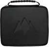 Schwarze Tasche mit Bergrelief und Griff oben.