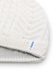 Weiße Strickmütze mit blauem Eistír-Logo und Fleece-Futter.