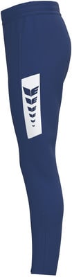 Dunkelblaue Sporthose mit weißem Logo an der Seite. Dunkelblaue Sporthose mit weißem Logo an der Seite.