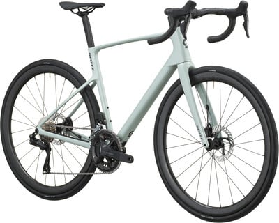 Ein hellgrünes Scott Rennrad mit Scheibenbremsen und schwarzen Laufrädern. Ein hellgrünes Scott Rennrad mit Scheibenbremsen und schwarzen Laufrädern.
