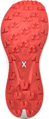 Schuhsohle eines Laufschuhs mit ausgeprägtem Profil und X-Logo. Schuhsohle eines Laufschuhs mit ausgeprägtem Profil und X-Logo.