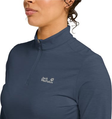 Dunkelblaues Damenoberteil mit halbem Reißverschluss und Jack Wolfskin-Logo.