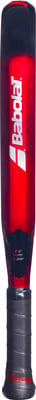 Roter Schläger mit weißem Babolat-Logo und schwarzem Griff.