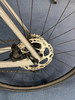Ein Fahrrad-Hinterrad mit Scheibenbremse und Kassette.