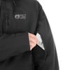 Jackendetail mit Logo und Karteneinschub.
