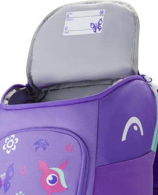 Lila Rucksack mit Reh- und Schmetterlingsmotiv, innen mit Namensschild. Lila Rucksack mit Reh- und Schmetterlingsmotiv, innen mit Namensschild.