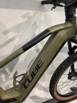 Cube Reaction Hybrid