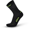 Schwarzer Sportsocken mit neongrünen Details und Logo.