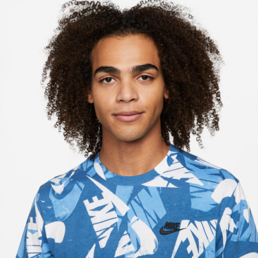 Sportswear Sport Essentials+ volnočasové tričko
