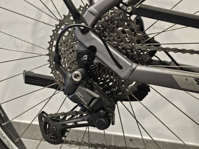 Detail des Schaltwerks und der Kassette eines Mountainbikes. Detail des Schaltwerks und der Kassette eines Mountainbikes.