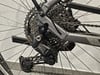 Detail des Schaltwerks und der Kassette eines Mountainbikes.
