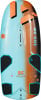 Blaues und orangefarbenes Foil-Raceboard mit schwarzen Griffpads.