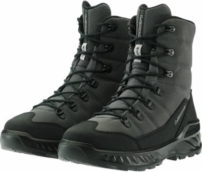Ein Paar graue Winterstiefel mit schwarzer Sohle und Schnürsenkeln. Ein Paar graue Winterstiefel mit schwarzer Sohle und Schnürsenkeln.