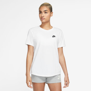 Nike Sportswear Club Essentials tričko