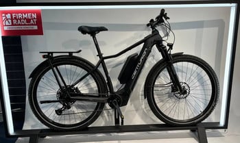 Schwarzes Centurion E-Bike mit großem Display und Beleuchtung.