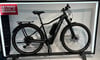 Schwarzes Centurion E-Bike mit großem Display und Beleuchtung.
