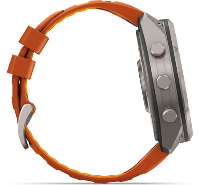 Ein oranges Uhrenarmband mit silberner Schließe und grauem Gehäuse. Ein oranges Uhrenarmband mit silberner Schließe und grauem Gehäuse.