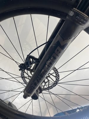 Marzocchi Fahrradgabel mit 29/27,5+ Laufradgröße. Marzocchi Fahrradgabel mit 29/27,5+ Laufradgröße.