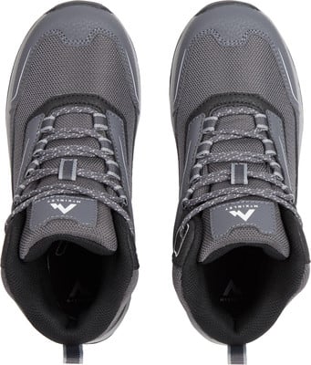 Draufsicht eines Paares grauer McKinley Wanderschuhe mit Schnürsenkeln. Draufsicht eines Paares grauer McKinley Wanderschuhe mit Schnürsenkeln.