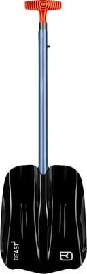 Schwarze Schneeschaufel mit orangefarbenem Griff und blauem Stiel. Schwarze Schneeschaufel mit orangefarbenem Griff und blauem Stiel.