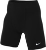 Schwarze Nike-Sportshorts mit weißem Logo am Bein.
