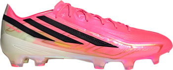 Pinke Adidas Fußballschuhe mit schwarzen Streifen und goldenen Details.