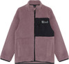Eine rosafarbene Fleecejacke mit Stehkragen und schwarzer Tasche mit Logo.