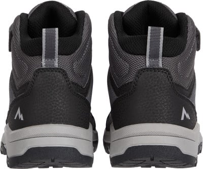 Rückansicht eines Paares schwarzer Wanderschuhe mit grauen Details und Logo. Rückansicht eines Paares schwarzer Wanderschuhe mit grauen Details und Logo.