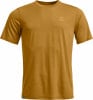 Kurzarmshirt in Senffarbe mit kleinem Logo auf der Brust.