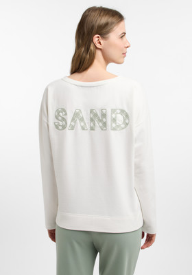 Damen-Sweatshirt in Weiß mit dem Schriftzug SAND auf dem Rücken. Damen-Sweatshirt in Weiß mit dem Schriftzug SAND auf dem Rücken.