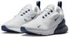 Fehér Nike Air Max 270 cipő sötétkék részletekkel és logóval.