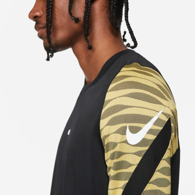 Nike Dri-FIT Strike Fußballshirt