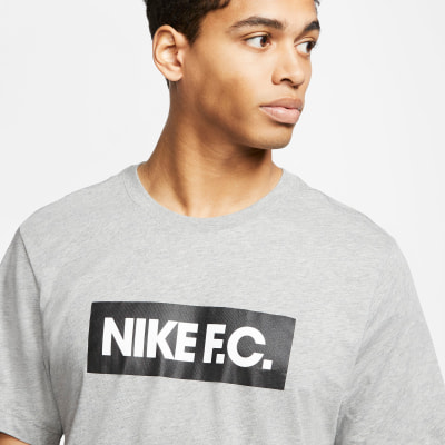 Nike TEE ESSENTIALS NK FC férfi póló