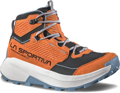 Herren-Wanderstiefel von La Sportiva in Orange mit schwarzen und grauen Akzenten und weißer Sohle. Herren-Wanderstiefel von La Sportiva in Orange mit schwarzen und grauen Akzenten und weißer Sohle.