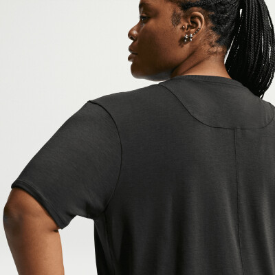 Nike One Relaxed Dri-Fit Shirt / 210=52-54 / 220=56-58 / 230=60-62