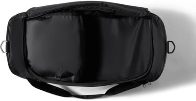 Schwarze Sporttasche mit offenem Fach und metallenen D-Ringen. Schwarze Sporttasche mit offenem Fach und metallenen D-Ringen.