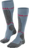 Blaue hohe Socken mit roten Details und Markenlogo.