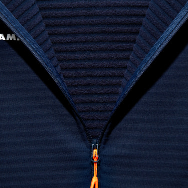 Taiss Light Midlayer mit Kapuze
