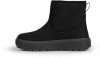 Schwarzer Knöchel-Winterstiefel mit rutschfester Sohle und Stoffobermaterial.