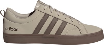 Herren-Sneaker von Adidas in Beige mit braunen Streifen und Sohle. Herren-Sneaker von Adidas in Beige mit braunen Streifen und Sohle.