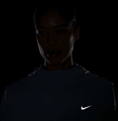 Nike Swift Laufjacke mit Kapuze